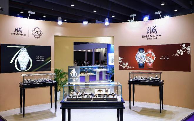 发纪念之作亮相2024广州钟表展K8凯发登录上海表携70周年首(图3)